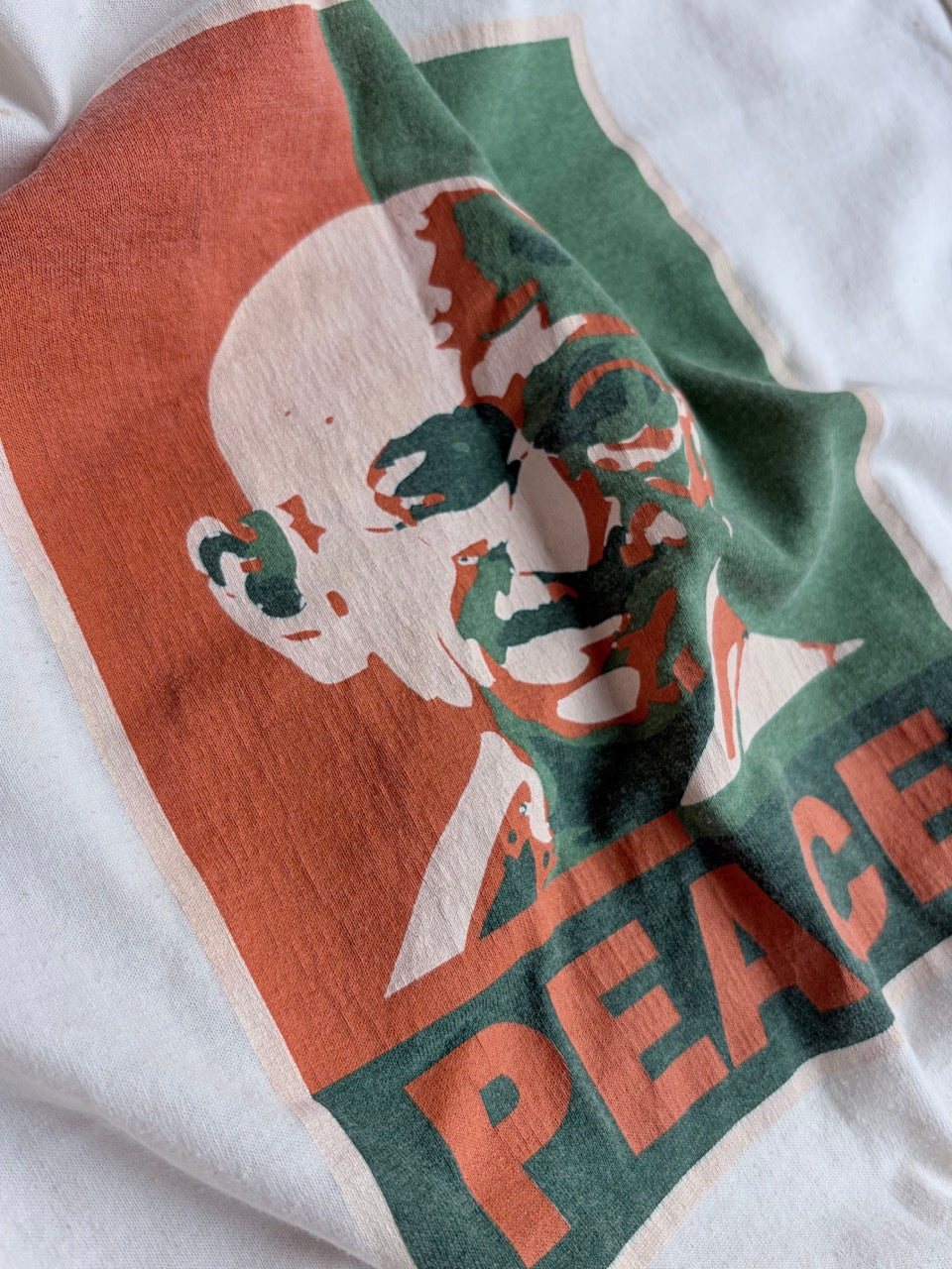 2009 Gandhi "PEACE" Obama-Style Homage Tee - Size M