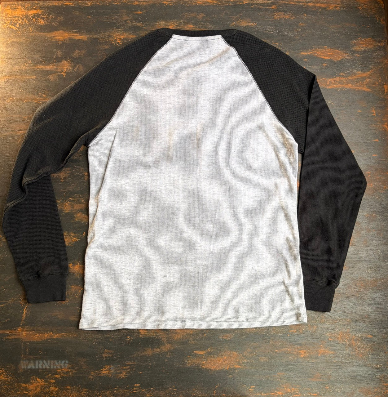 "LEVI'S" Wolf Graphic Raglan Waffle Thermal L/S Tee - Size M