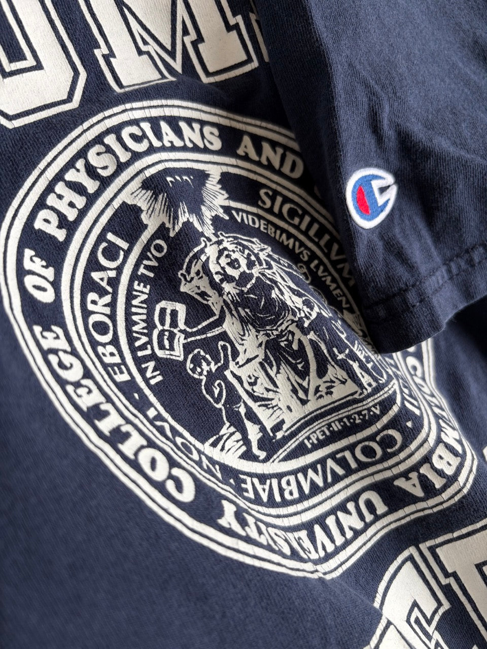 2000s "COLUMBIA UNIVERSITY Seal" Champion College Tee - Size L